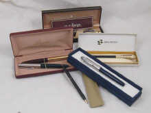 Five fountain pens being a Parker