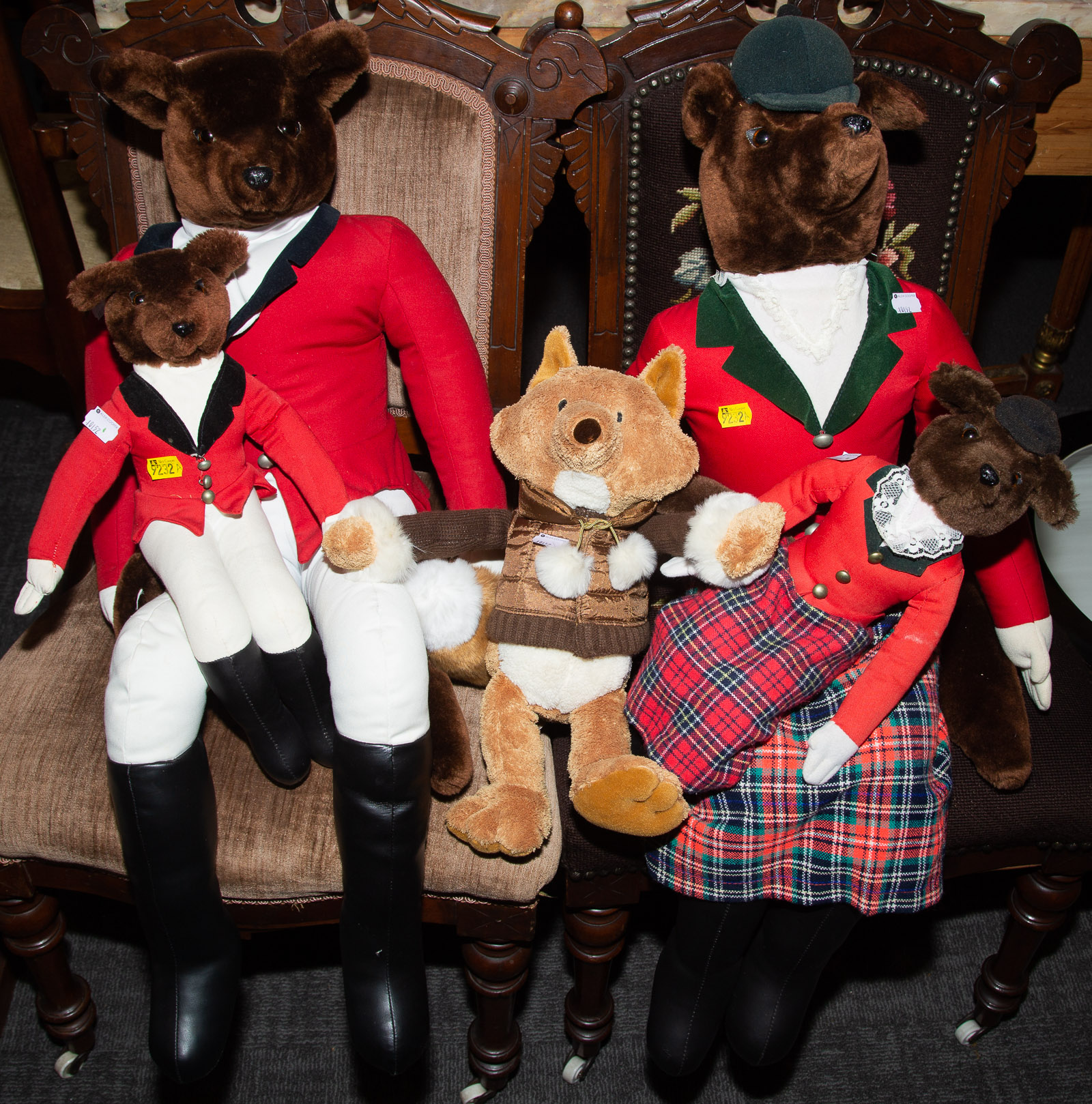 FIVE FOX PLUSH TOYS Includes male