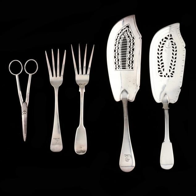 FIVE GEORGIAN SILVER SERVERS