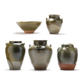 FIVE GREEN-GLAZED JUGTOWN POTT