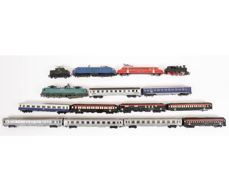 Five HO electric engines various