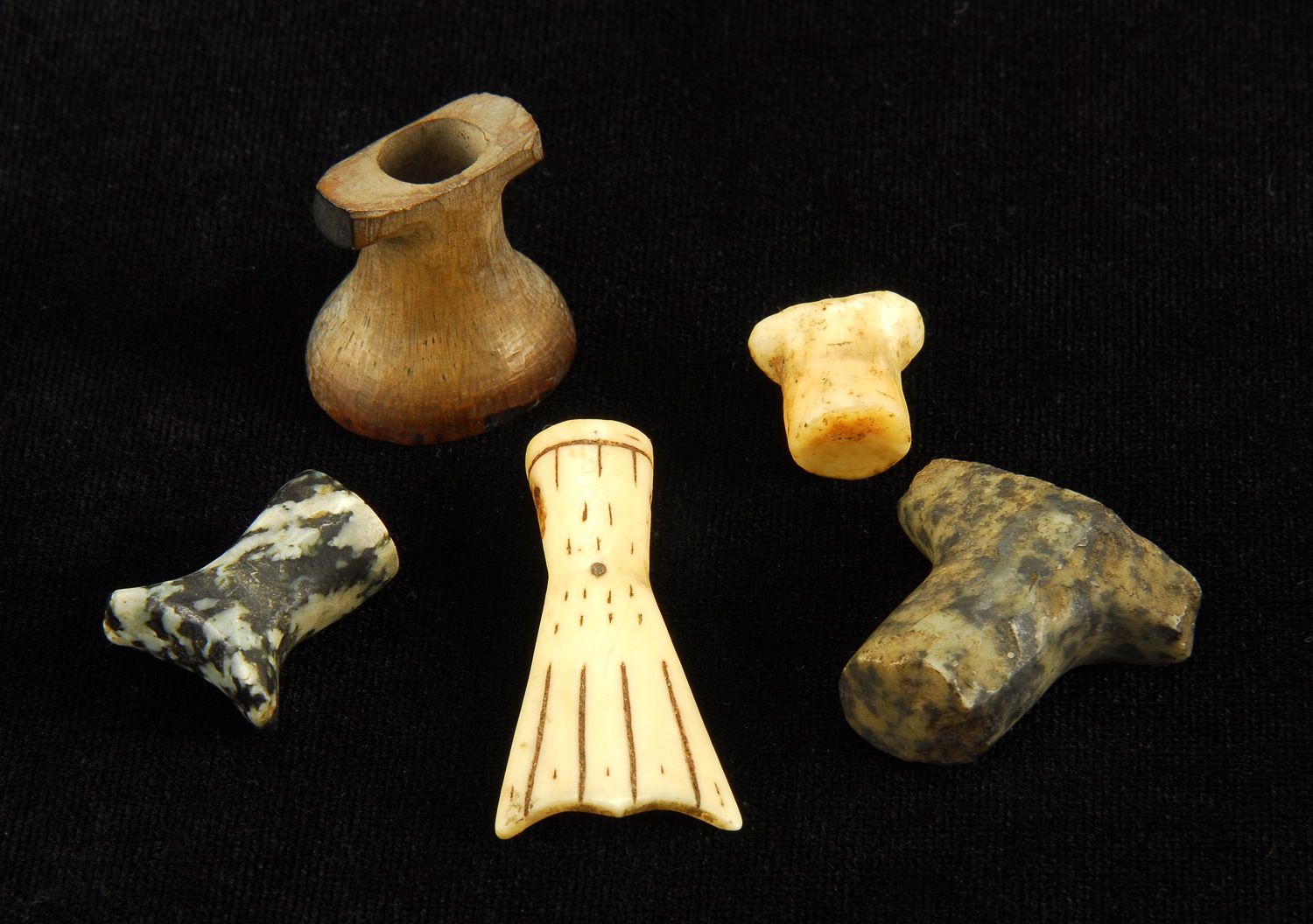 FIVE INUIT ITEMS19th CenturyA