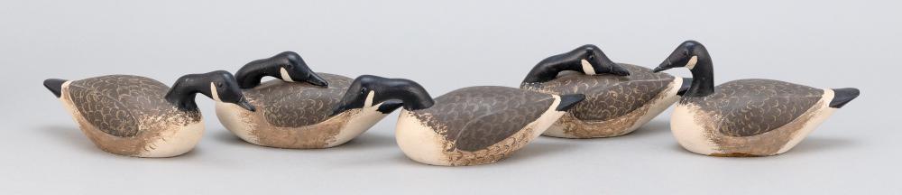 FIVE IRVING TORRY MINIATURE GEESE