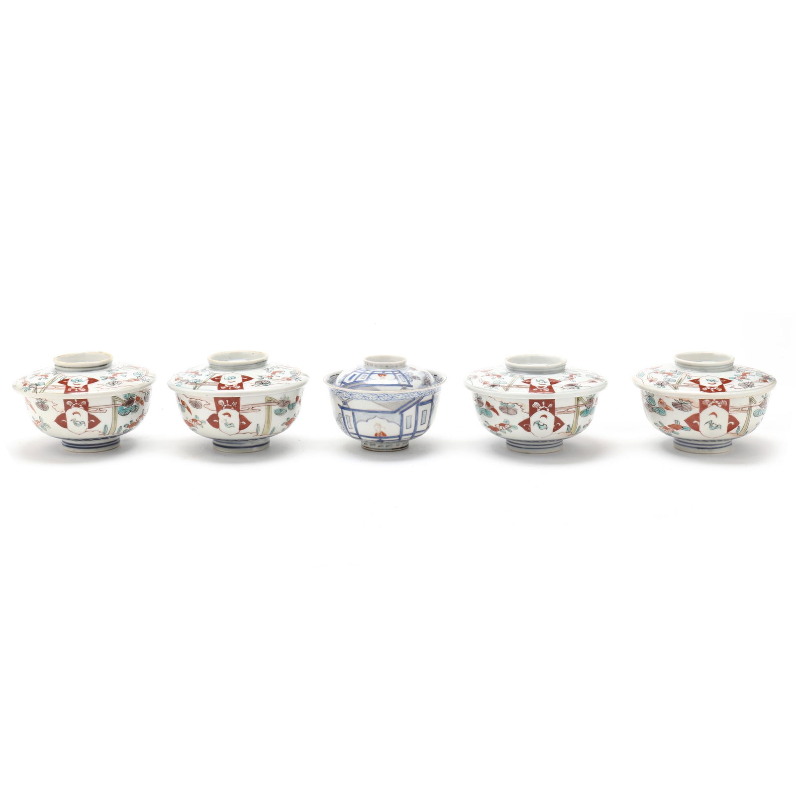FIVE JAPANESE PORCELAIN IMARI