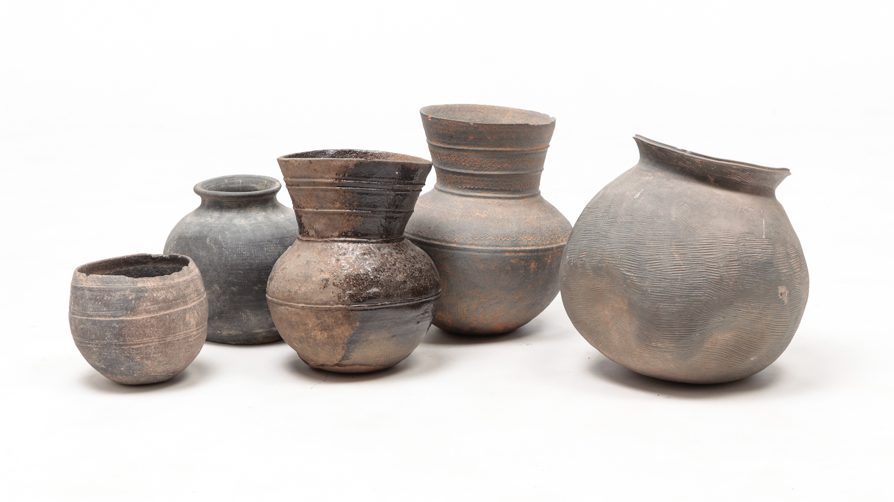 FIVE KOREAN SILLA POTTERY