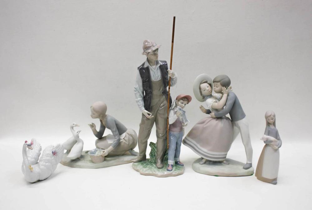 FIVE LLADRO PORCELAIN FIGURINES,