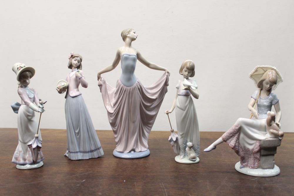 FIVE LLADRO PORCELAIN FIGURINESFIVE