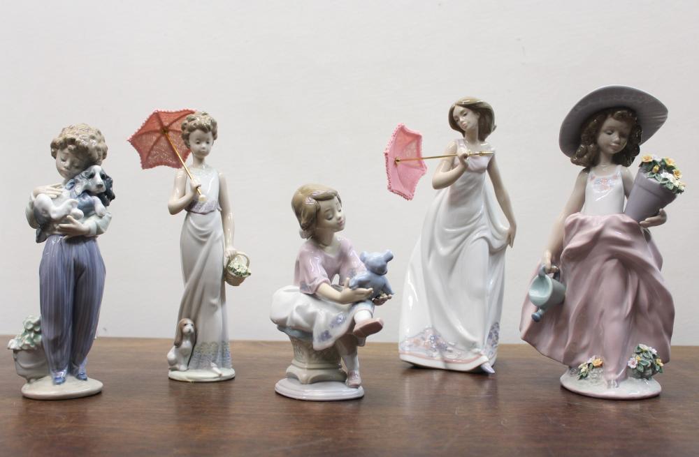 FIVE LLADRO PORCELAIN FIGURINESFIVE