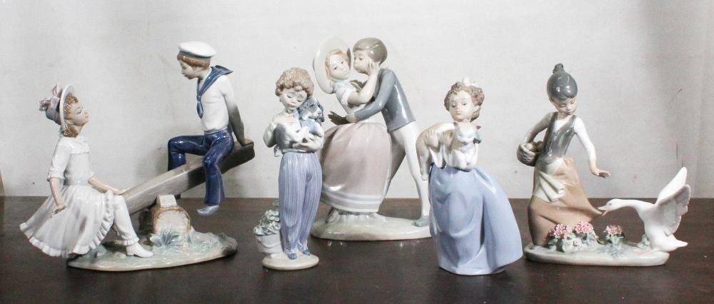 FIVE LLADRO PORCELAIN FIGURINESFIVE