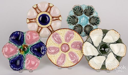 FIVE MAJOLICA OYSTER PLATESFive