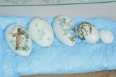 FIVE MILK GLASS EASTER EGGS. I