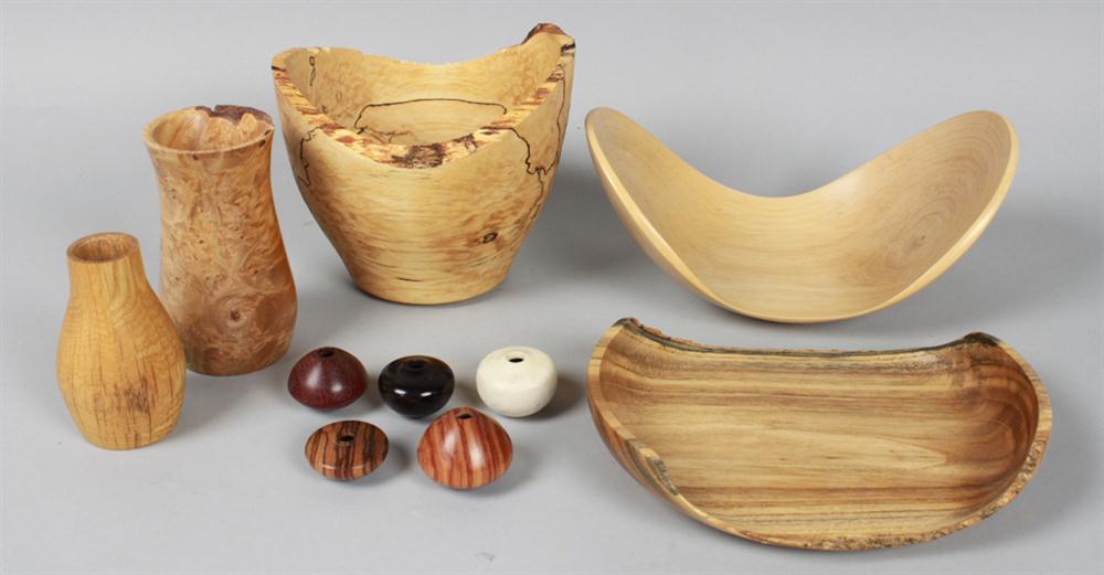 FIVE MODERN TURNED WOOD ITEMS INCL:
