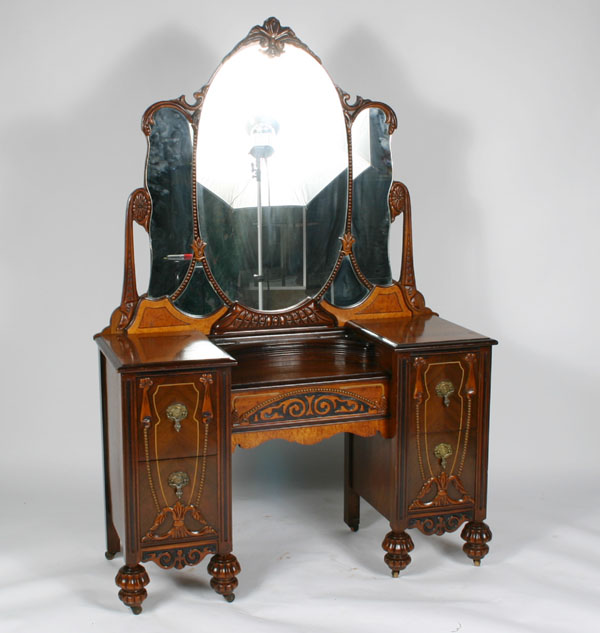 Five piece Deco bedroom set; ornate