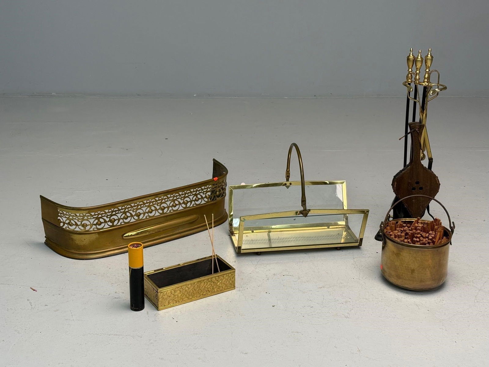 FIVE PIECE FIREPLACE TOOL