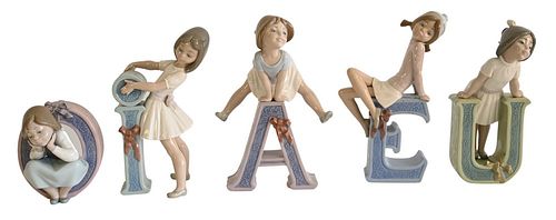 FIVE PIECE LOT OF PORCELAIN