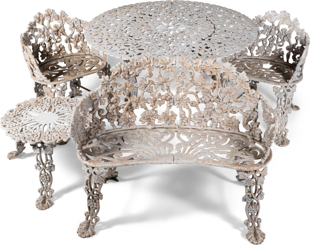 FIVE-PIECE VICTORIAN STYLE CAST
