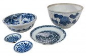 FIVE PIECES CHINESE BLUE AND W