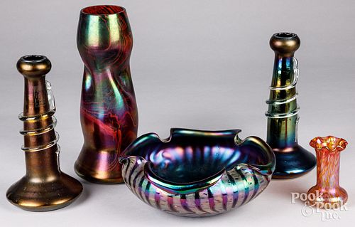 FIVE PIECES OF ART GLASSFive pieces
