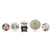 FIVE PIECES OF ASIAN PORCELAIN