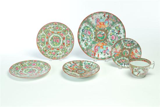 FIVE PIECES OF CHINESE EXPORT. 