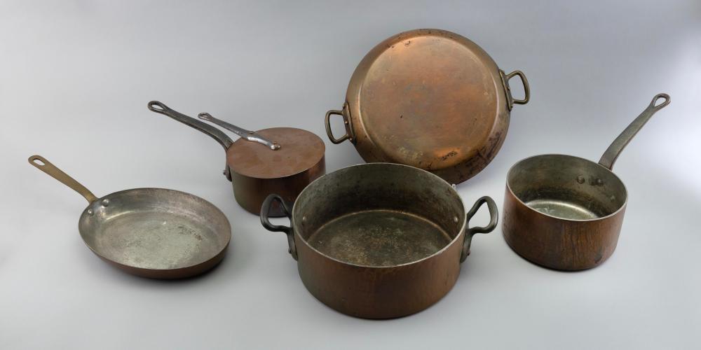 FIVE PIECES OF COPPER COOKWARE,
