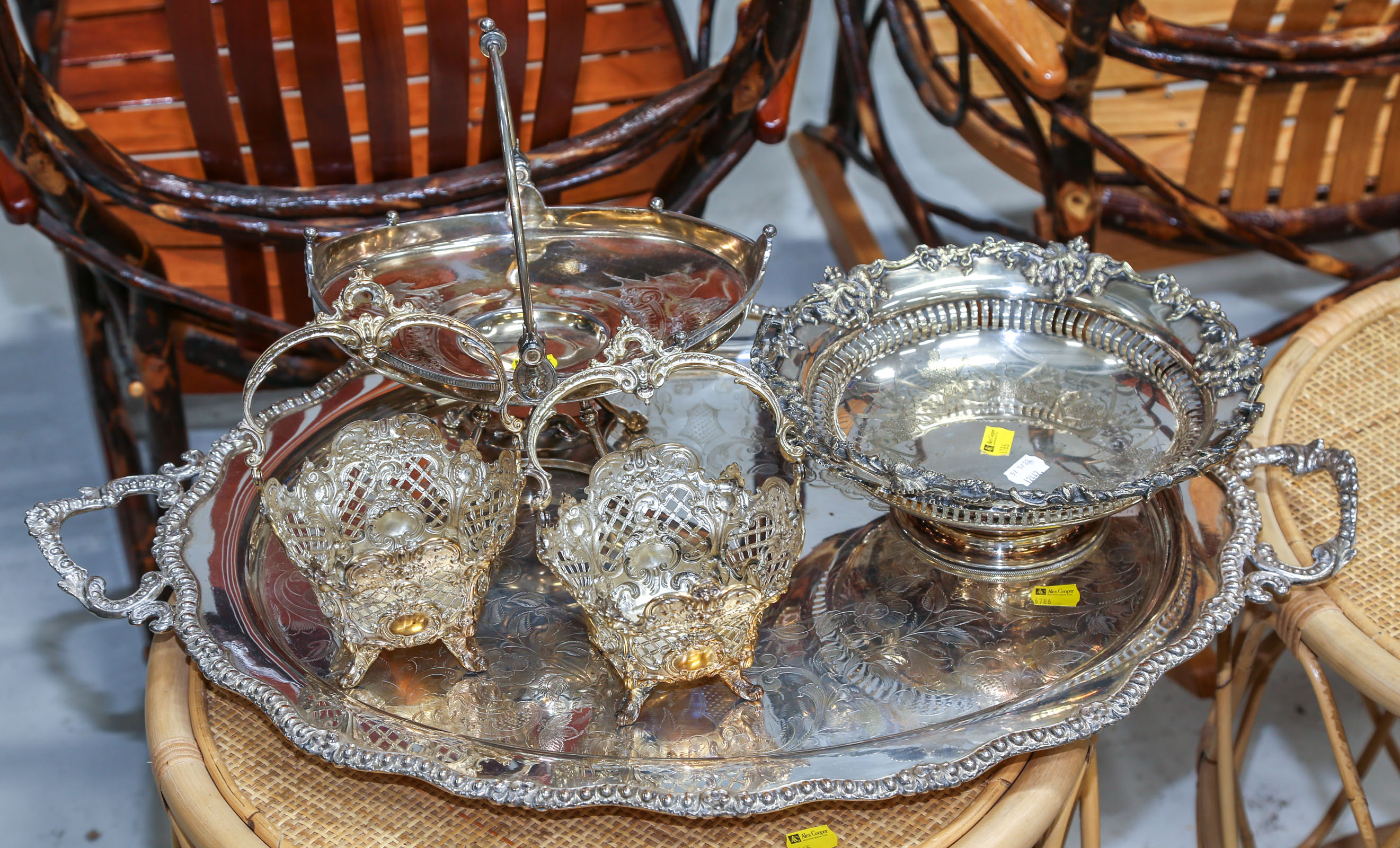 FIVE PIECES OF DECORATIVE SILVER
