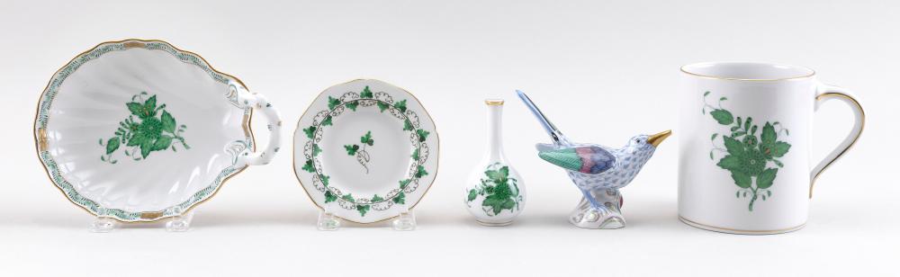 FIVE PIECES OF HEREND PORCELAINFIVE