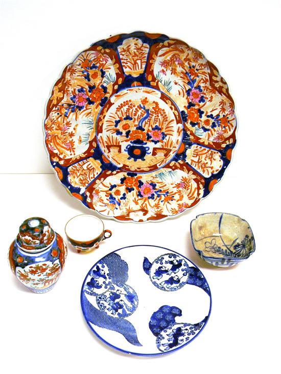 Five pieces of Japanese ceramics 