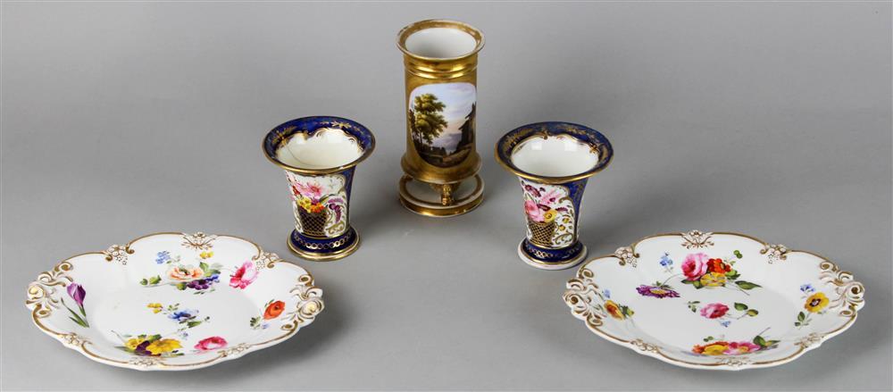 FIVE PIECES OF PORCELAIN