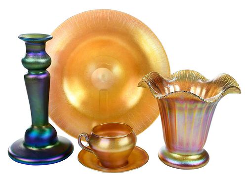 FIVE PIECES OF QUEZAL AND STEUBEN
