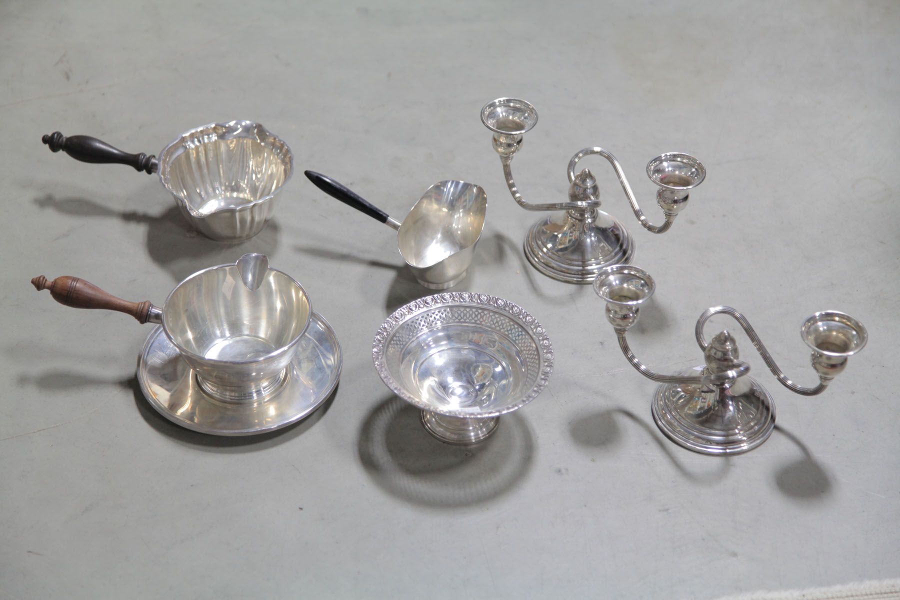FIVE PIECES OF STERLING SILVER. 