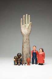 FIVE PIECES OF WOODENWARE INCL