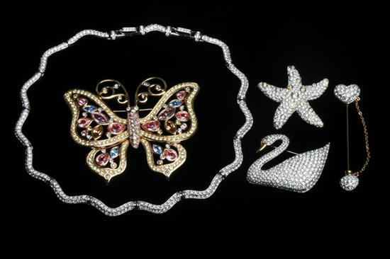FIVE PIECES SIGNED SWAROVSKI