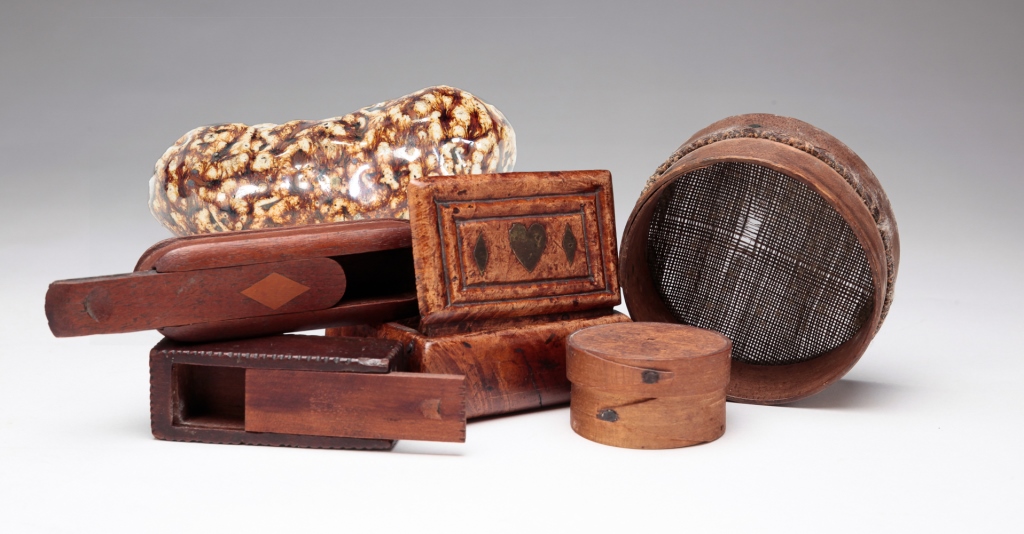 FIVE PIECES WITH BOXES, SEWERTILE