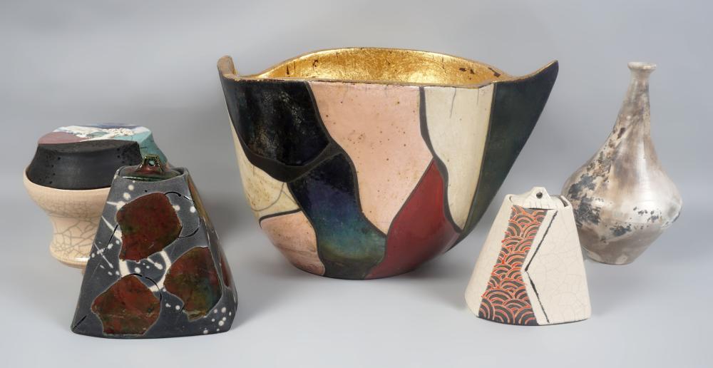 FIVE POTTERY VESSELS INCLUDING