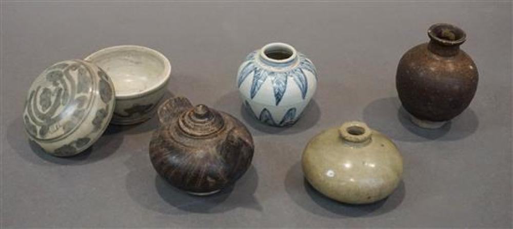 FIVE SOUTHEAST ASIAN BLUE AND WHITE