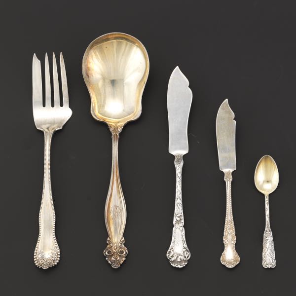 FIVE STERLING SILVER SERVING PIECES