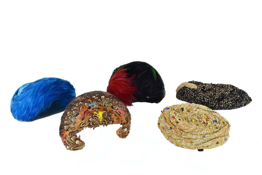 FIVE VARIED VINTAGE LADIES’ HATSMid