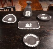 FIVE WEDGWOOD TABLE ARTICLES,