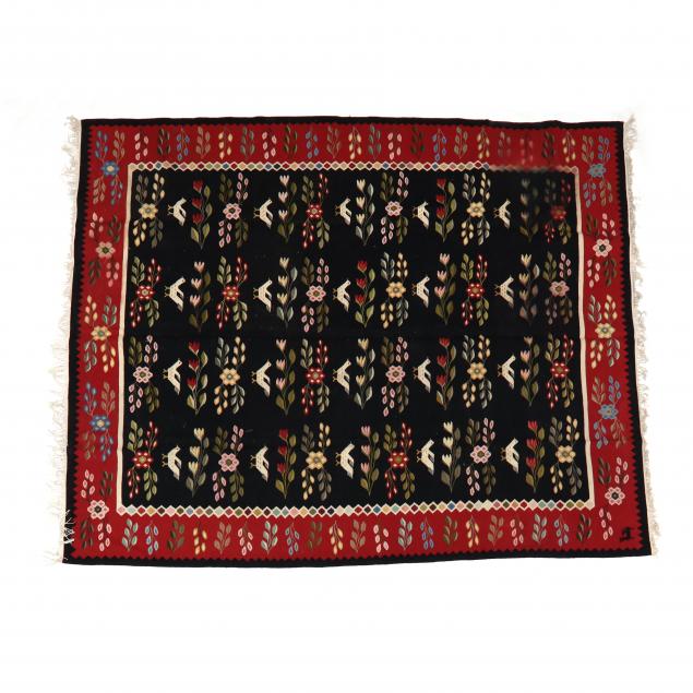 FLAT WEAVE RUG Black field with