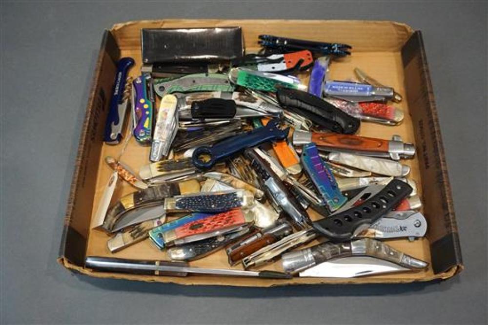 FLAT WITH ASSORTED POCKET