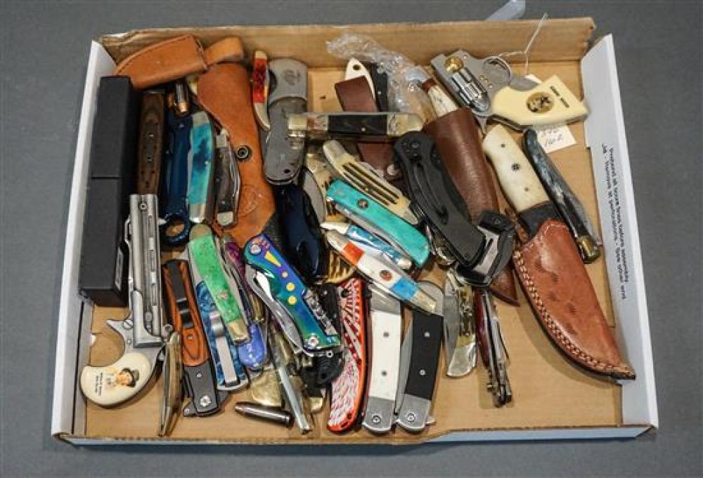 FLAT WITH ASSORTED POCKET