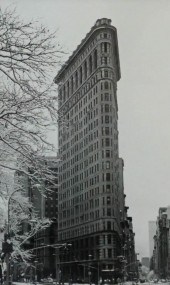 FLATIRON BUILDING, BLACK AND W