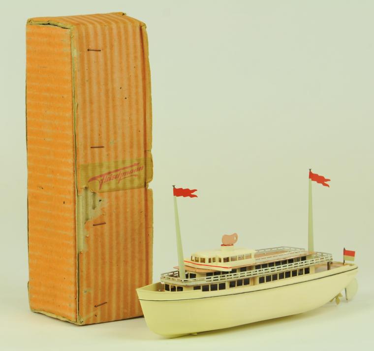 FLEISCHMANN EXCURSION BOAT WITH BOX