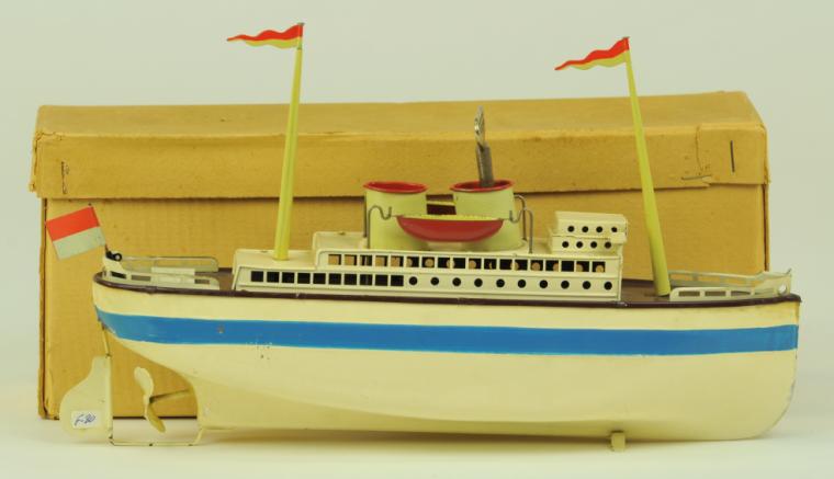 FLEISCHMANN OCEAN LINER WITH BOX