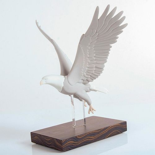 FLIGHT 1016960 - LLADRO PORCELAIN