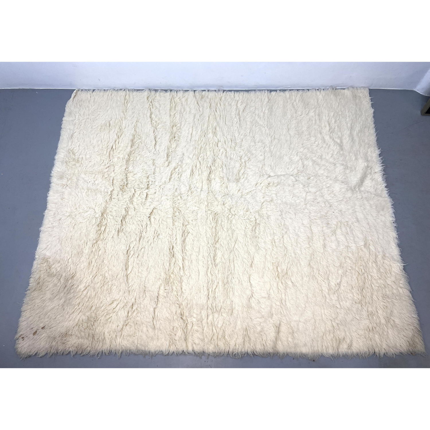 Flokati 8'2" x 10'1" Carpet Rug.