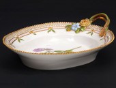 FLORA DANICA LEAF SHAPED DISH
