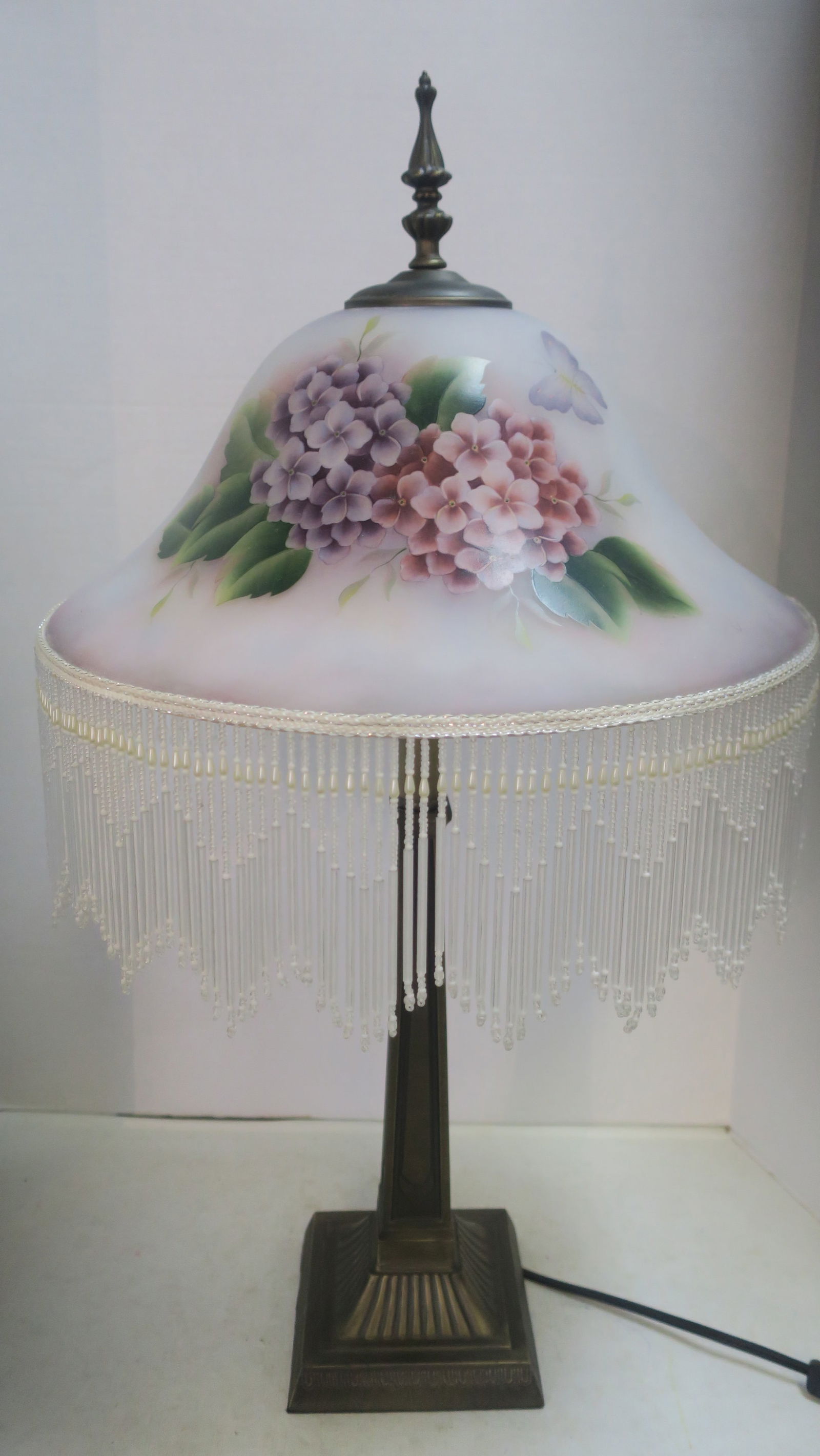 FLORAL BOUQUET BEAD FRINGED TABLE