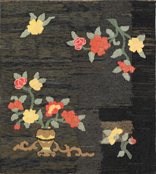 Floral hooked rug early 20th c. 39"